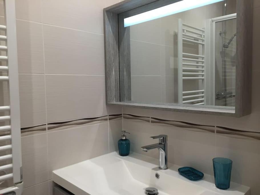 Appartement 5e Quartier Latin 2 Pieces En Bail Mobilite *